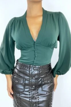 Blouse Verte Cintrée à La Taille Avec Décolleté Et Manches Bouffantes