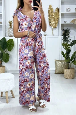 Combinaison Lila Motif Fleuris Avec Noeud Au Bretelles