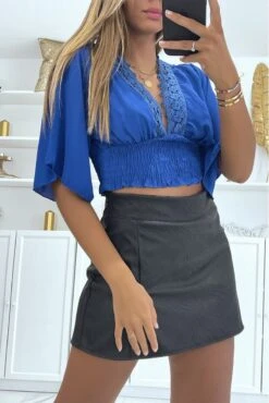 Crop Top Royal à Manches Mi-longues Et Tombantes Et Joli Col V à Détails En Dentelles