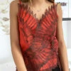 Débardeur Rouge Avec Tulle Brodé En Motif D'ailes