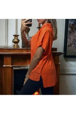 Haut à Capuche En Lin Coton Orange Avec Dessin Argenté à L'avant