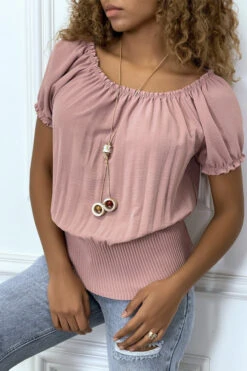 Haut Rose Froncée Et Plissée Avec Collier