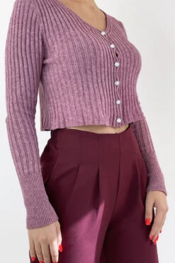 Joli Gilet Lila Côtelé Court Avec Boutons Brillants