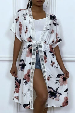 Kimono Blanc Manches Courtes Motif Fleuri