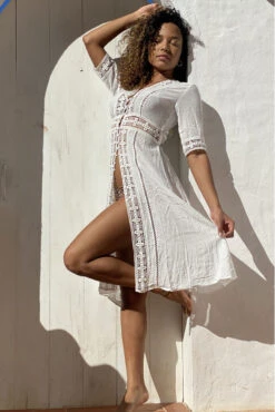 Kimono D'été Léger Fluide Beige Avec Détails Broderie