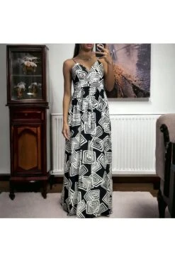 Longue Robe Bretelle à Motif En Blanc Et Noir Croisé Au Buste