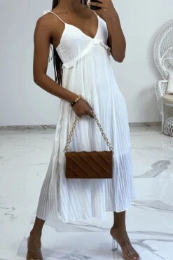 Robe écru Plissée à Decolleté V Et Fines Bretelles à Nouer