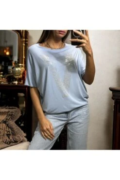 T-shirt Over Size En Coton Bleu Avec Motif V Inspi En Strass