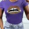 Tee-shirt Violet Avec Dessins Et Boutons Dorée