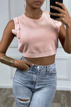 Top Debardeur Court Rose Avec Boutons Dorée